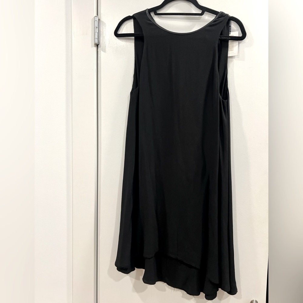 ♥️Women’s Viscose Drape Raw Hem Flow Dress in black